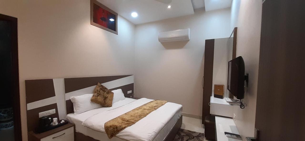 Amor Hotel Ganganagar Екстер'єр фото